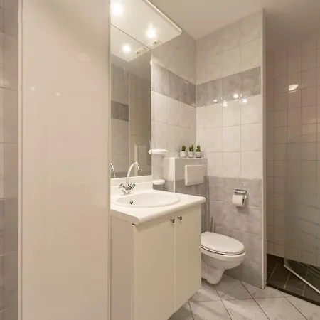 By Dutch Coast With Dune Views * 朱丽安娜多普